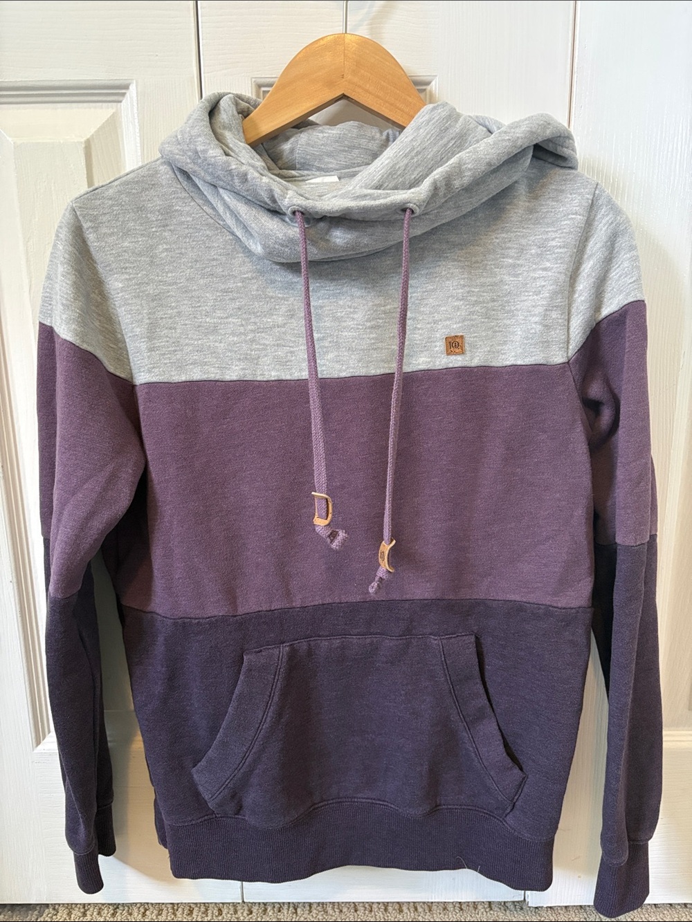 tentree Colorblock Hoodie in Light Gray and Purple Tones